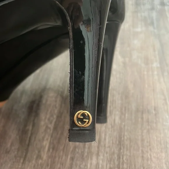 Gucci Black Patent Leather Pumps - Picture 16 of 16